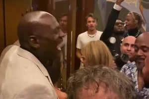气场十足！迈克尔·乔丹现身纽约大都会晚宴
