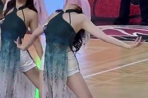 美腿佳人😍同曦美女啦啦队热舞，大数据请记住我！